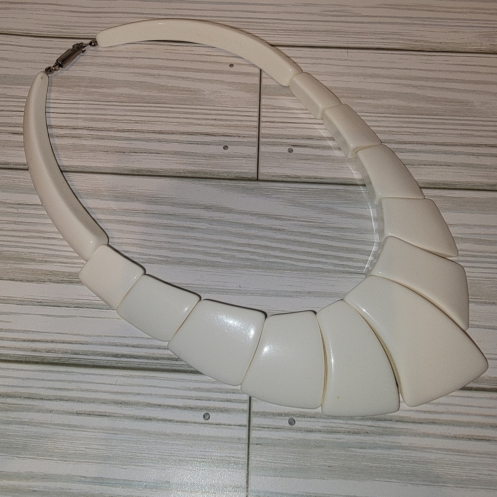 Vintage White Sculptural Collar Necklace Graduated Geometric Panels 15”